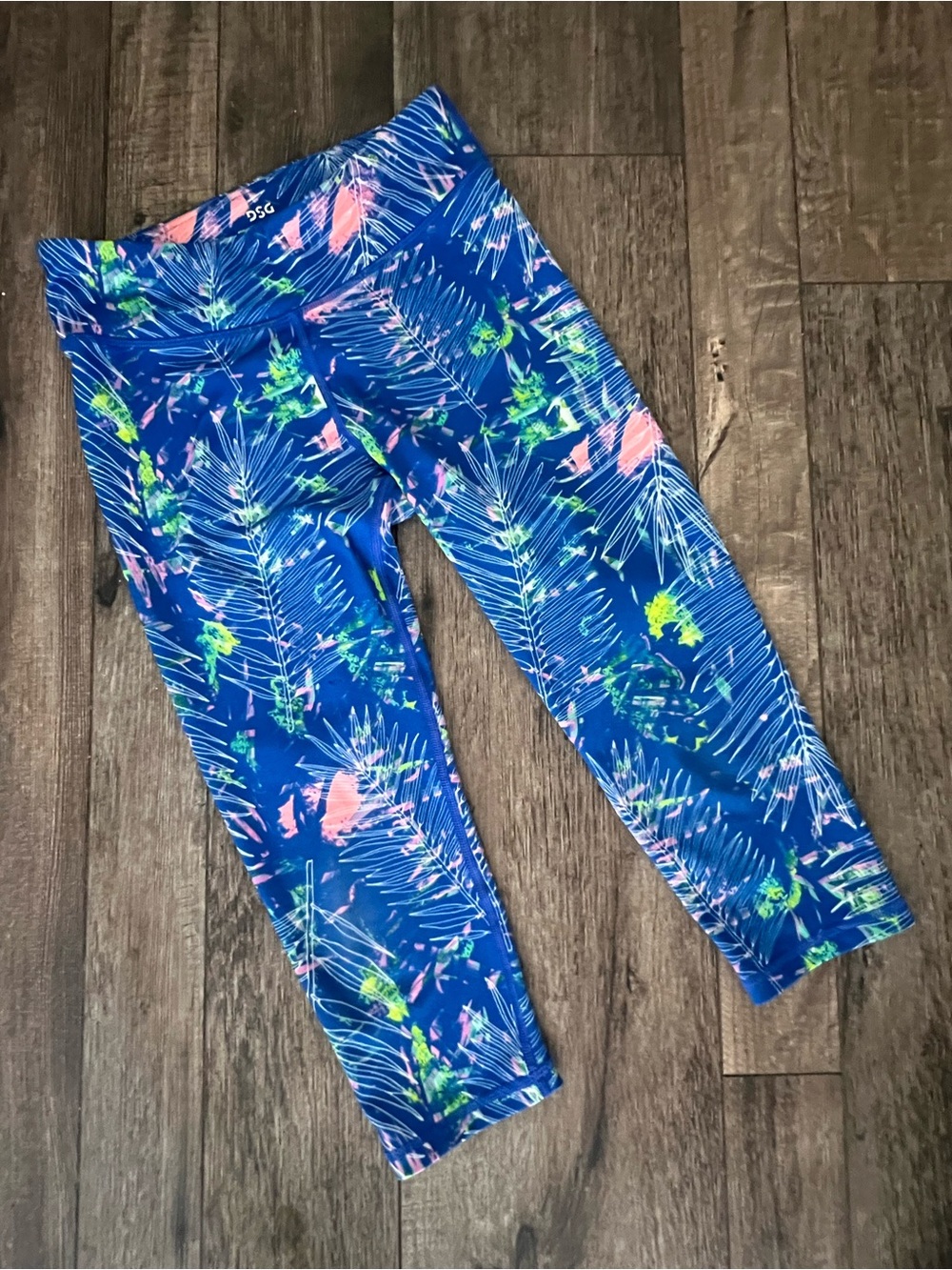 🏅 10:$10 DSG Girls Blue Tropical Leaf Print Leggings with Pink & Green Accents
